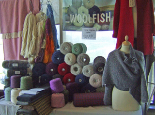 Woolfish Stand